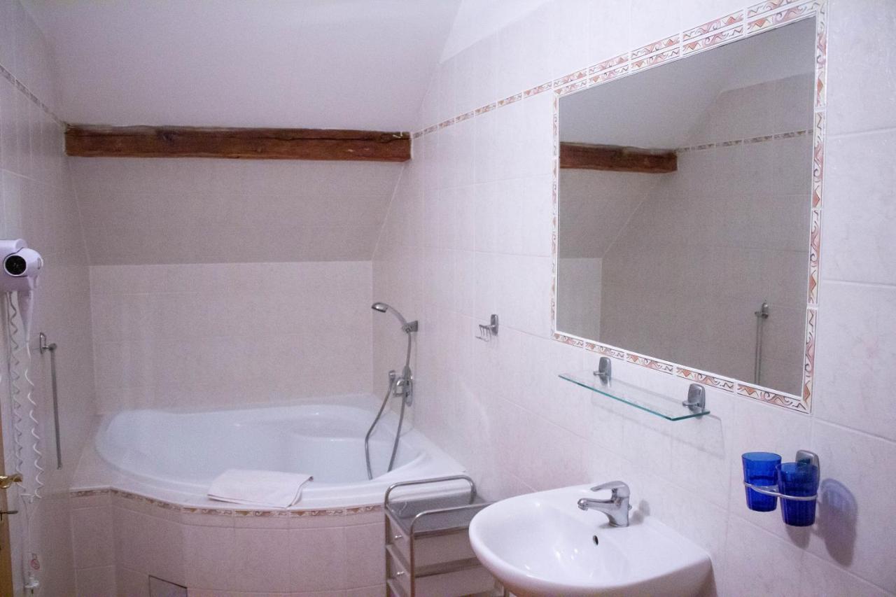 Hotel Rychta Netolice Luaran gambar